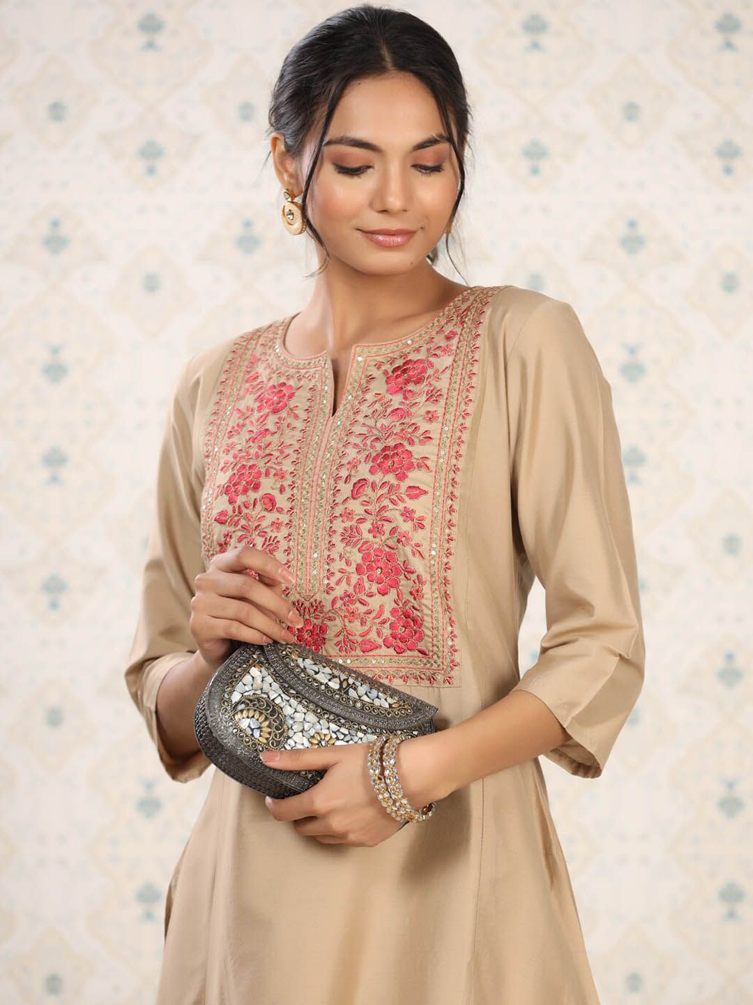 Dhiyona OD Embroidered Kurta with Trousers