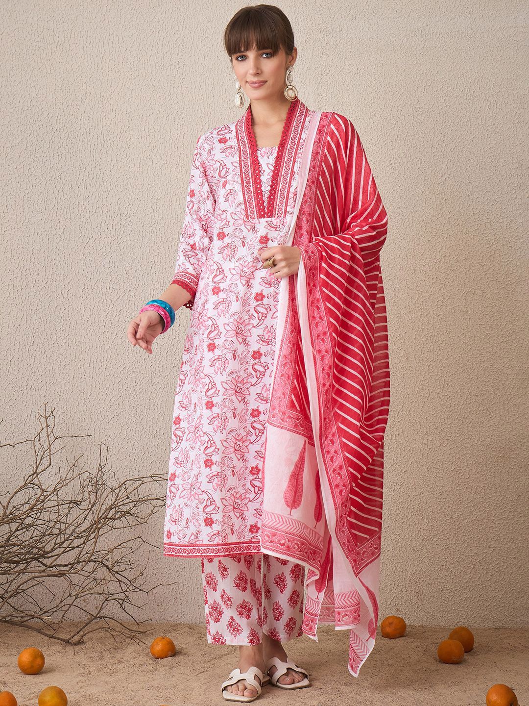 Dhiyona IE Women Floral Printed Regular Pure Cotton Kurta with Trousers & With Dupatta