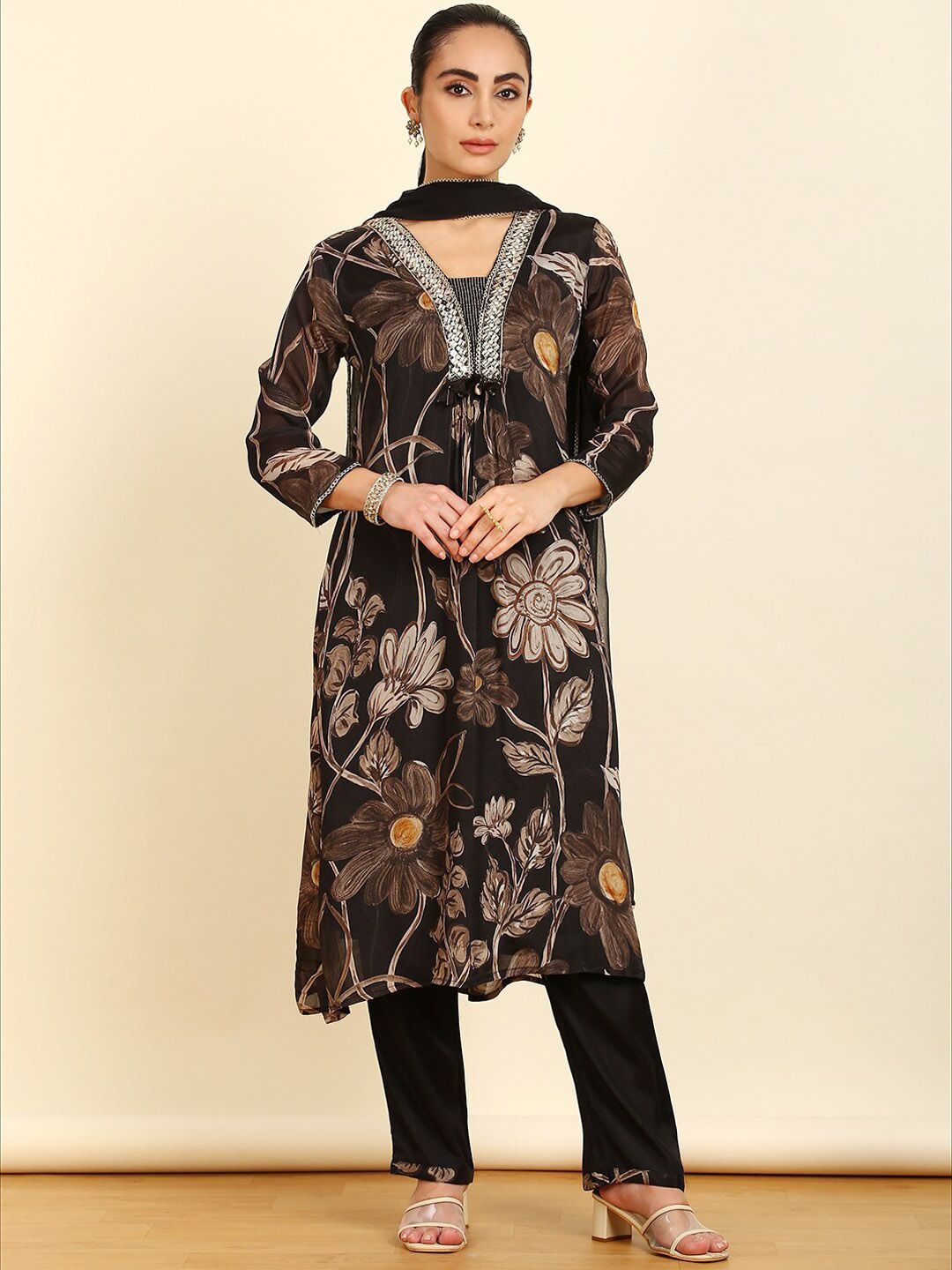 Dhiyona SO Women's Floral Printed Gotta Patti Kurta with Trousers & With Dupatta
