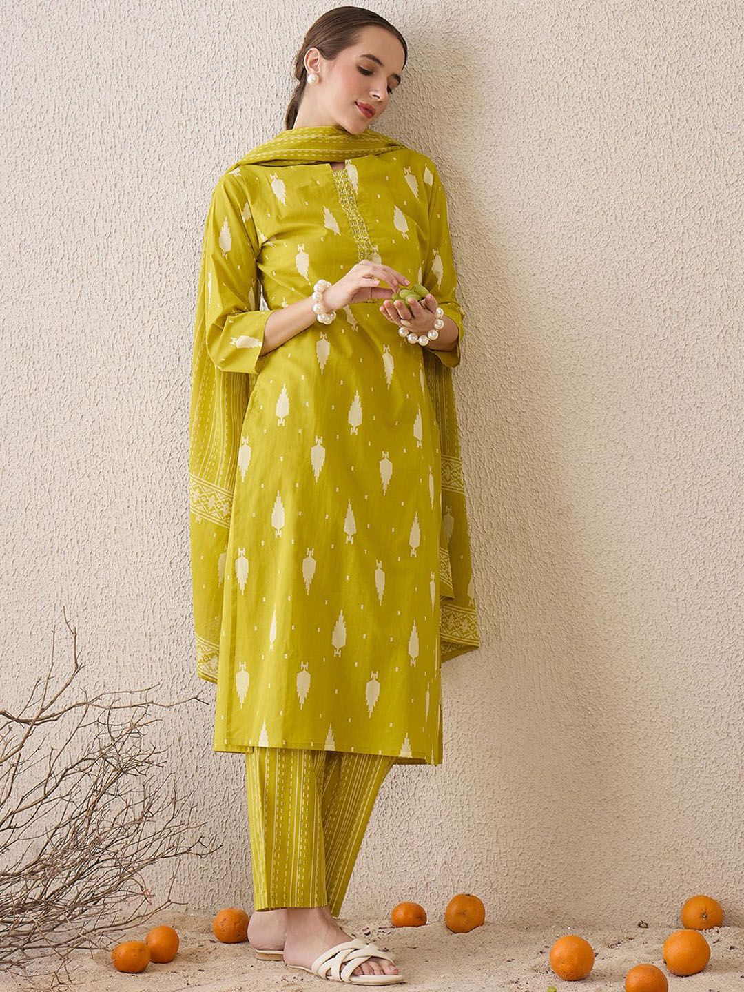 Dhiyona IE Floral Printed Notch Neck Sequinned Pure Cotton Kurta & Trousers & Dupatta