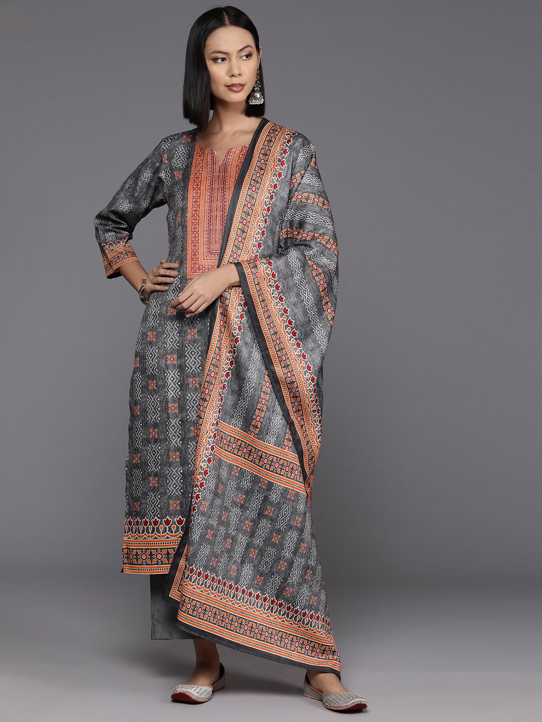 Dhiyona VA Women'sEthnic Motif Printed Wool Blended Winter Straight Kurta Set with Printed Dupatta