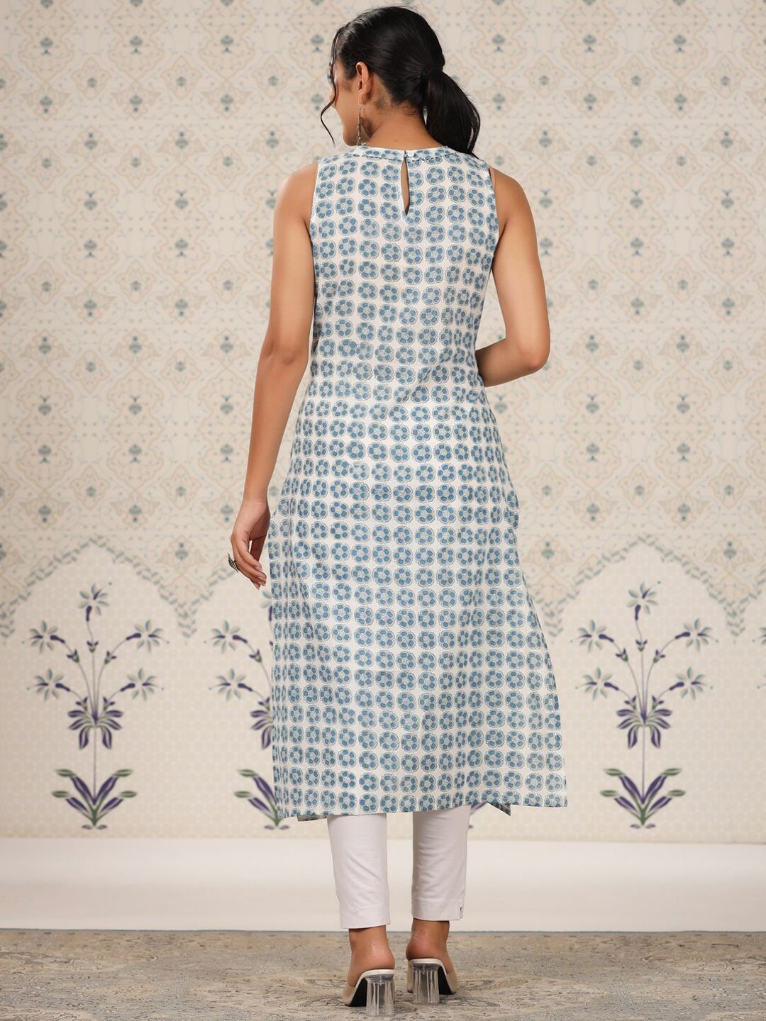 Dhiyona OD Floral Printed Sleeveless A-Line Cotton Kurta