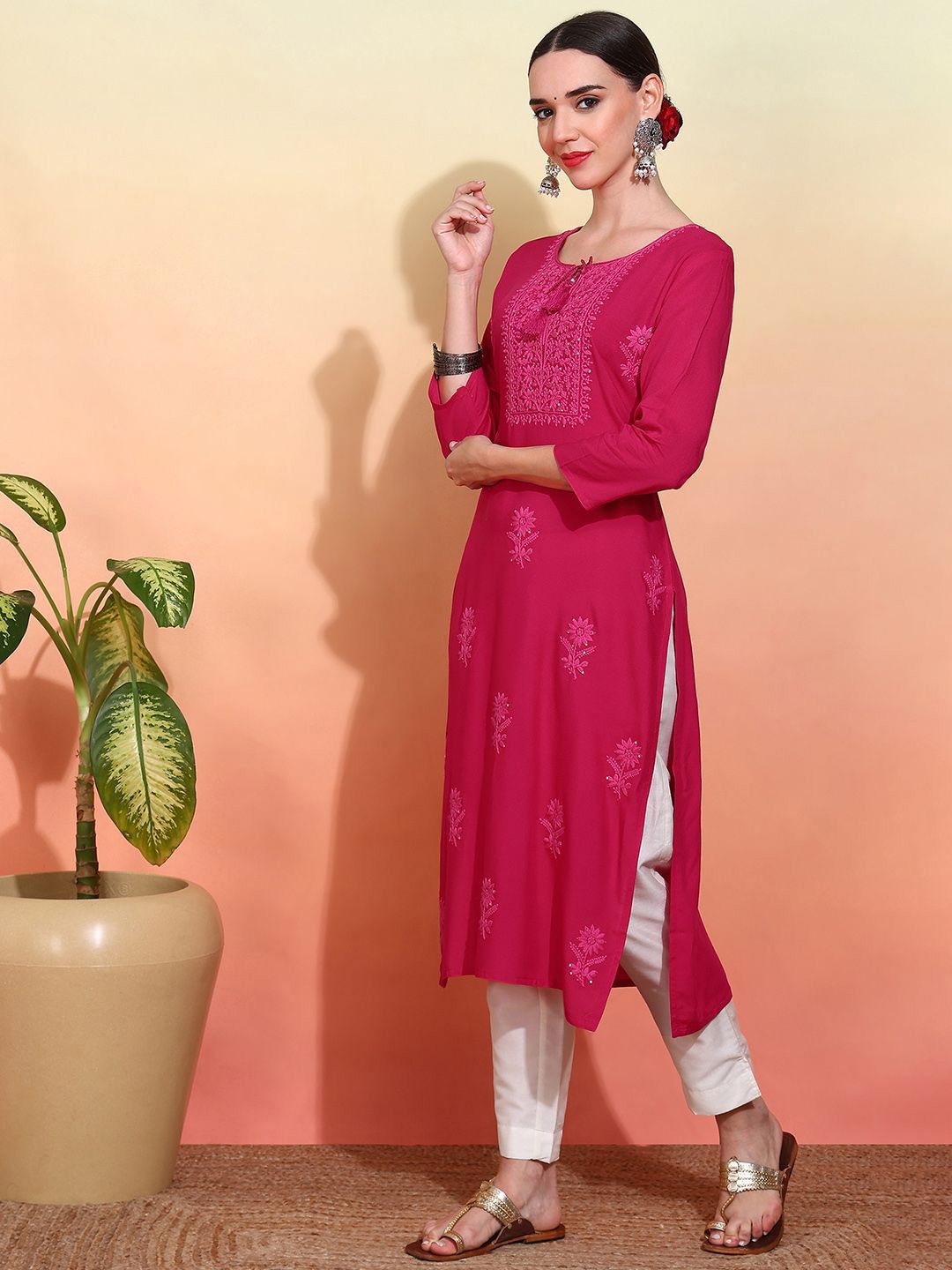 Dhiyona OD Embroidered Straight Kurta