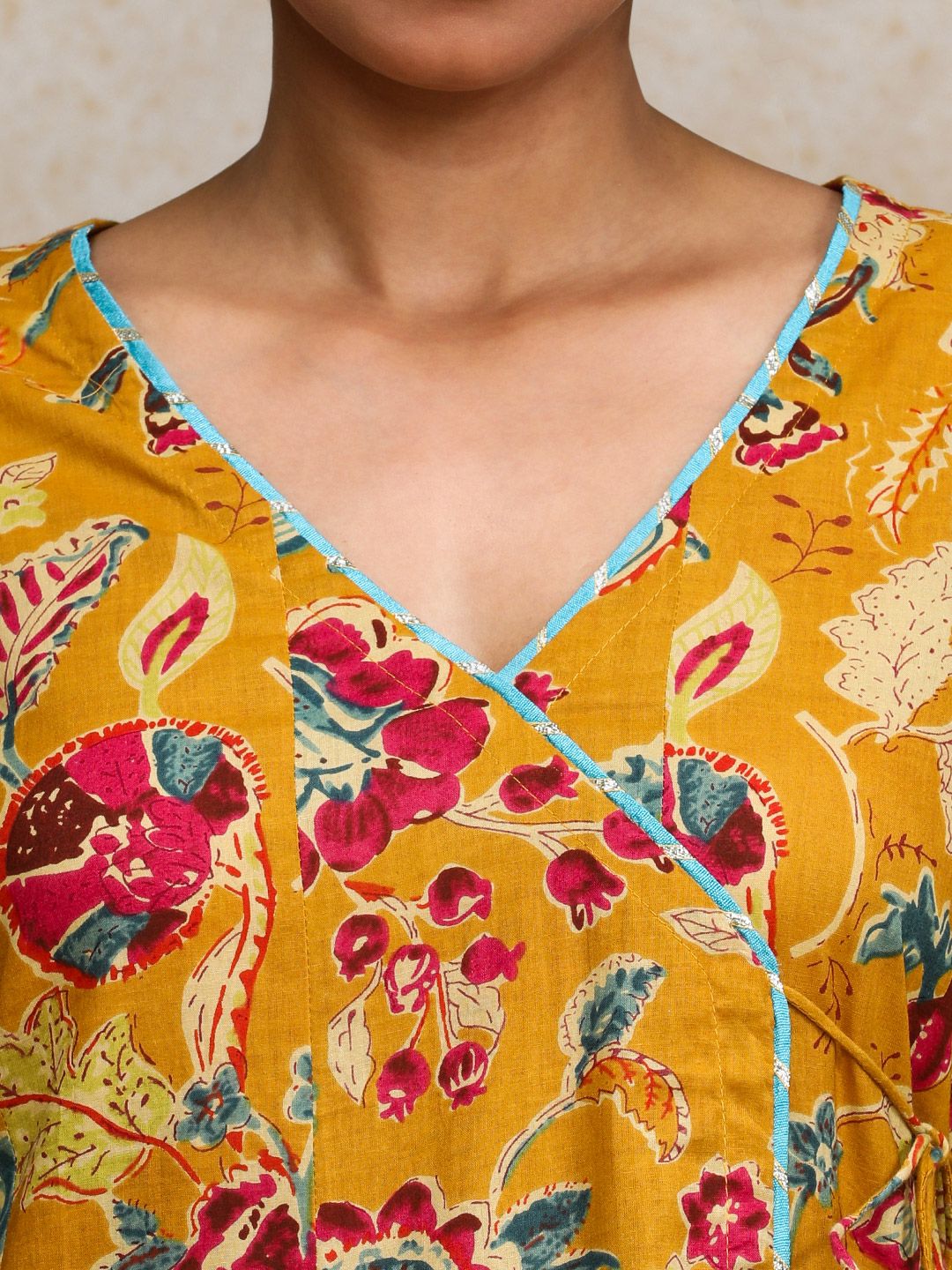 Dhiyona VA Women'sFloral Printed V-Neck Angrakha Kurta With Trousers
