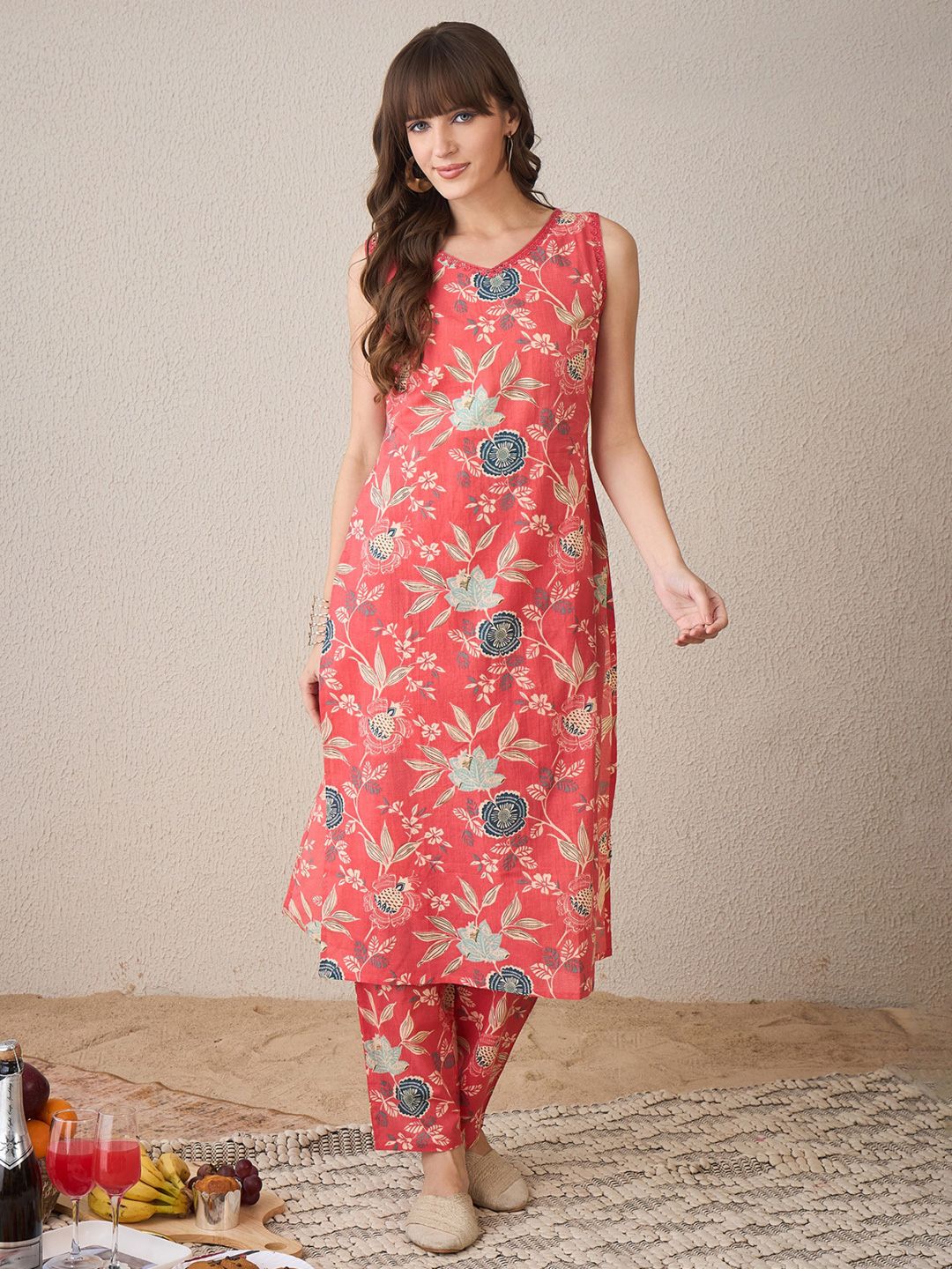 Dhiyona IE Floral Printed V-Neck Pure Cotton Straight Kurta With Trousers