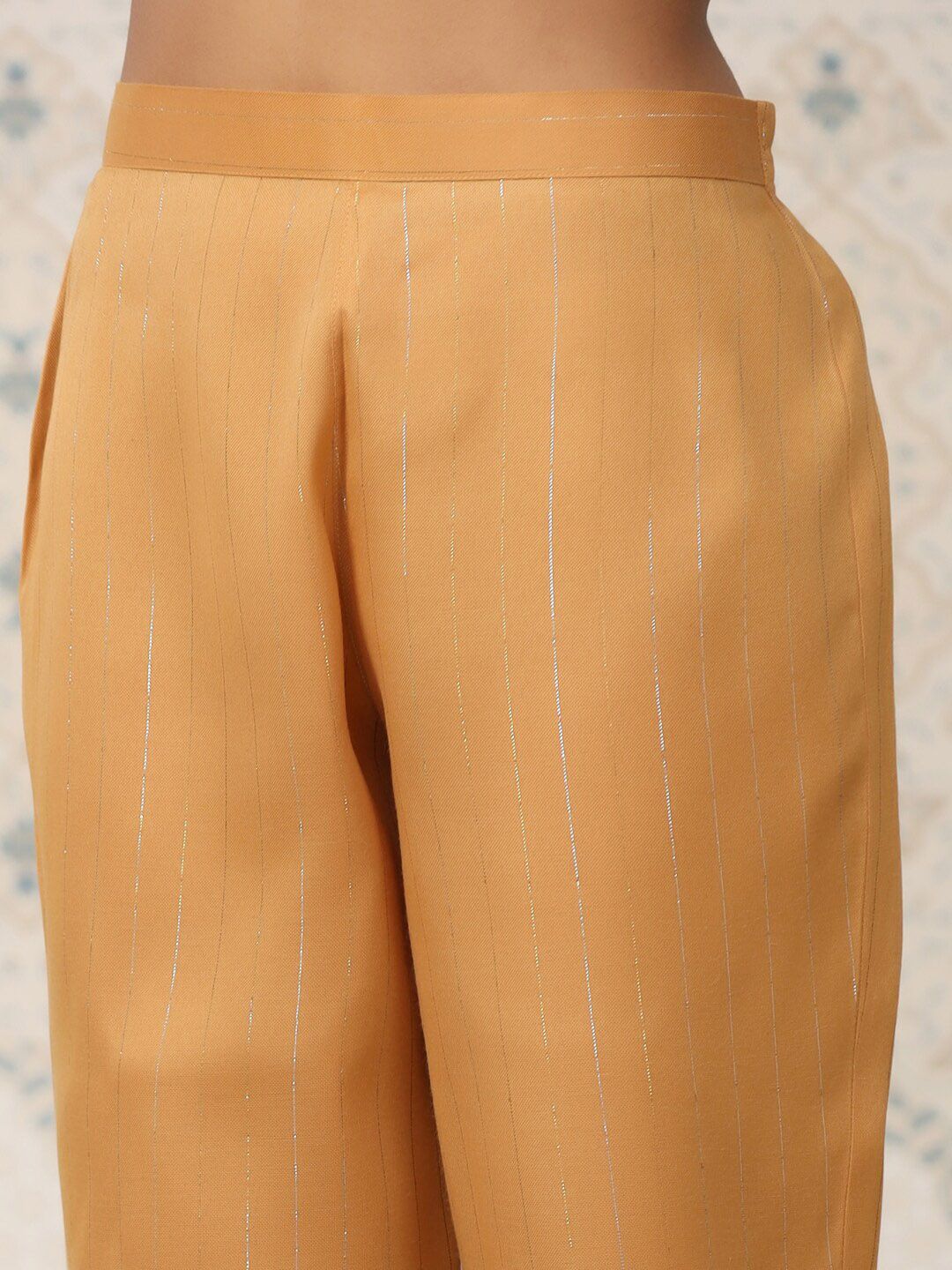 Dhiyona OD Striped Kurta With Trousers