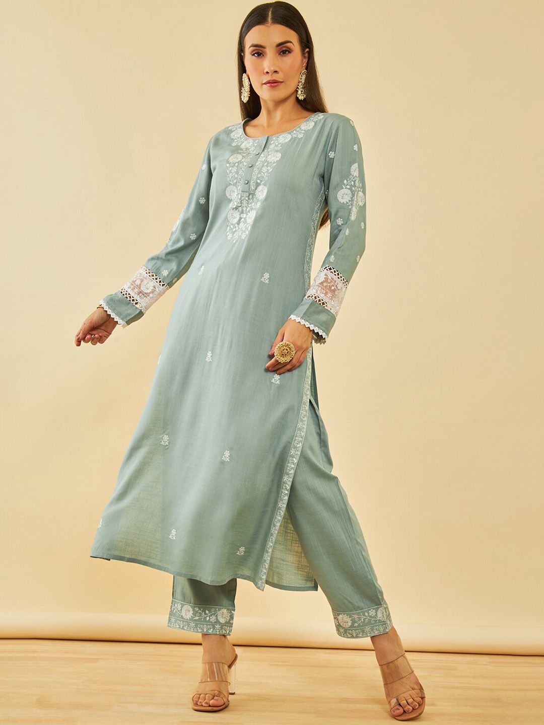 Dhiyona SO Women's Blue Floral Embroidered Thread Work Straight Kurta With Trousers