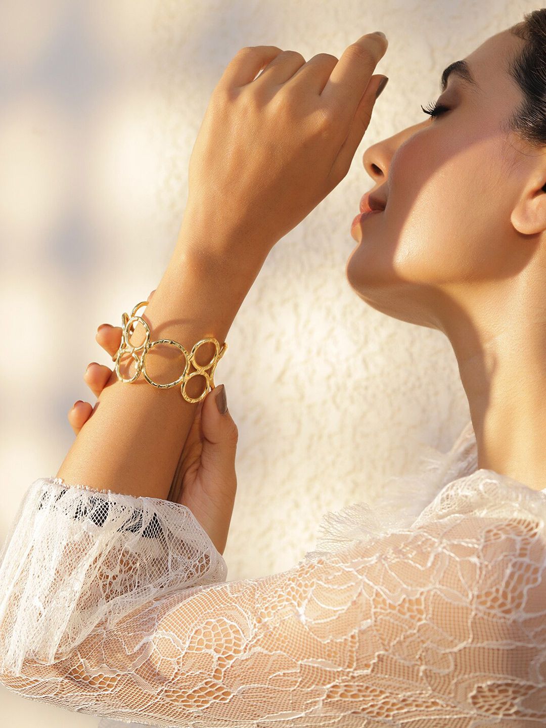 Dhiyona RJ Women's 18K Gold Plated Stylish and Circle Floral Design Cuff Bracelet