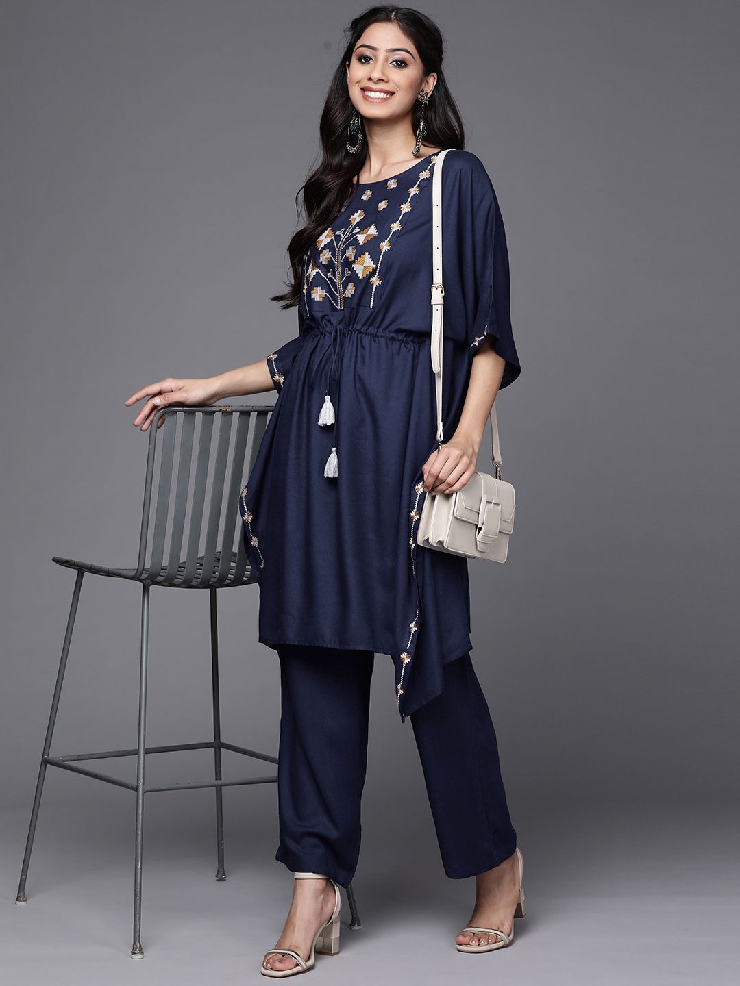 Dhiyona VA Women's Navy Blue Yoke Design Thread Work Pure Cotton Kurta with Trousers