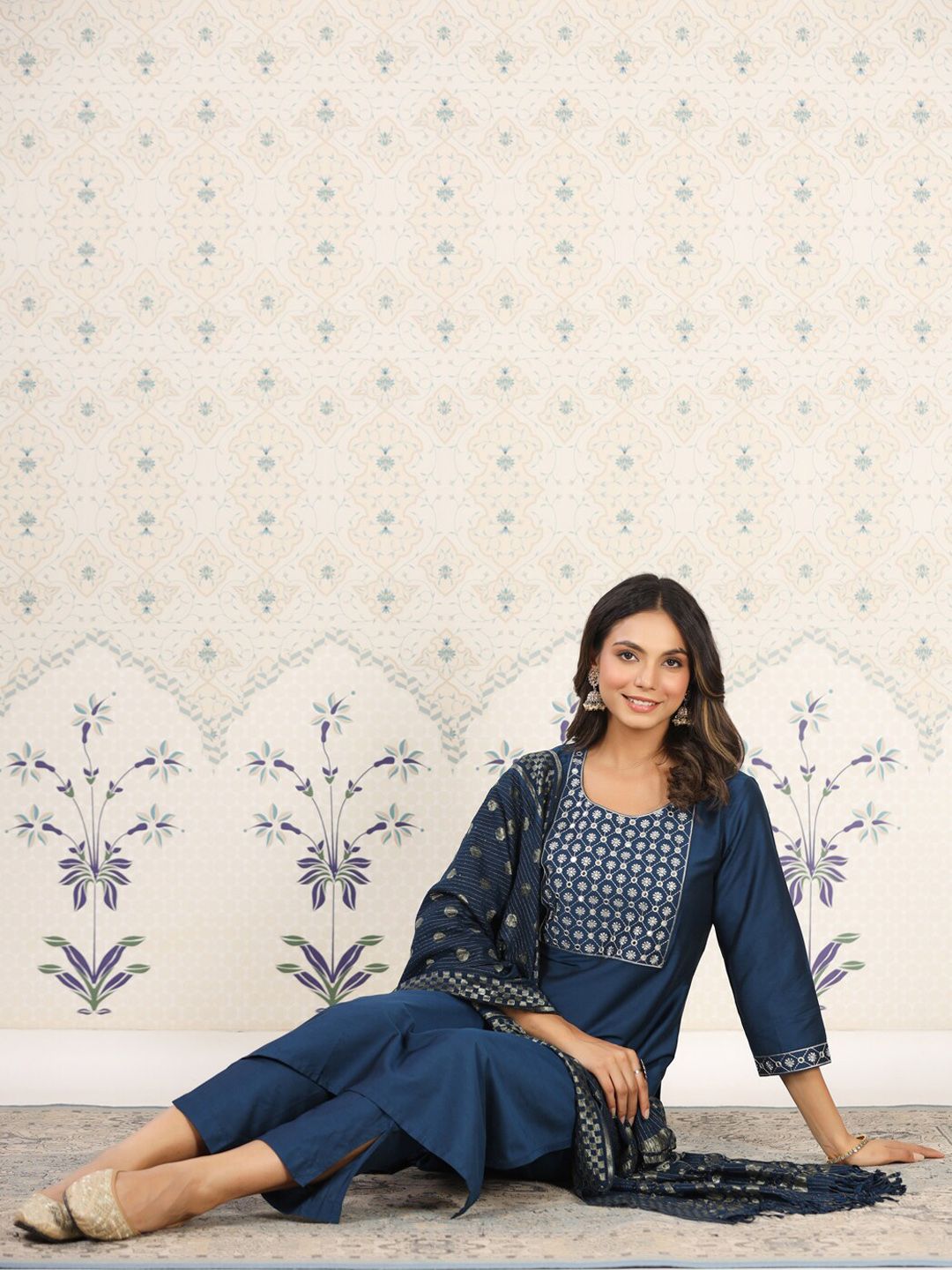 Dhiyona OD Ethnic Motifs Yoke Design Kurta With Trousers & Dupatta