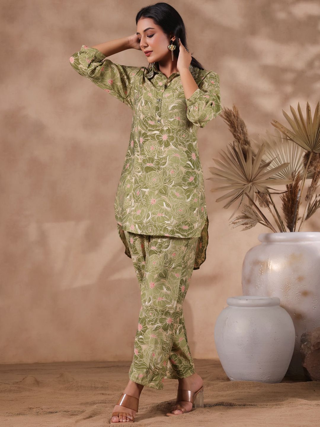 Dhiyona IS Women's Floral Printed Shirt Collar Puff Sleeve Beads and Stones Silk Blend Kurta Set