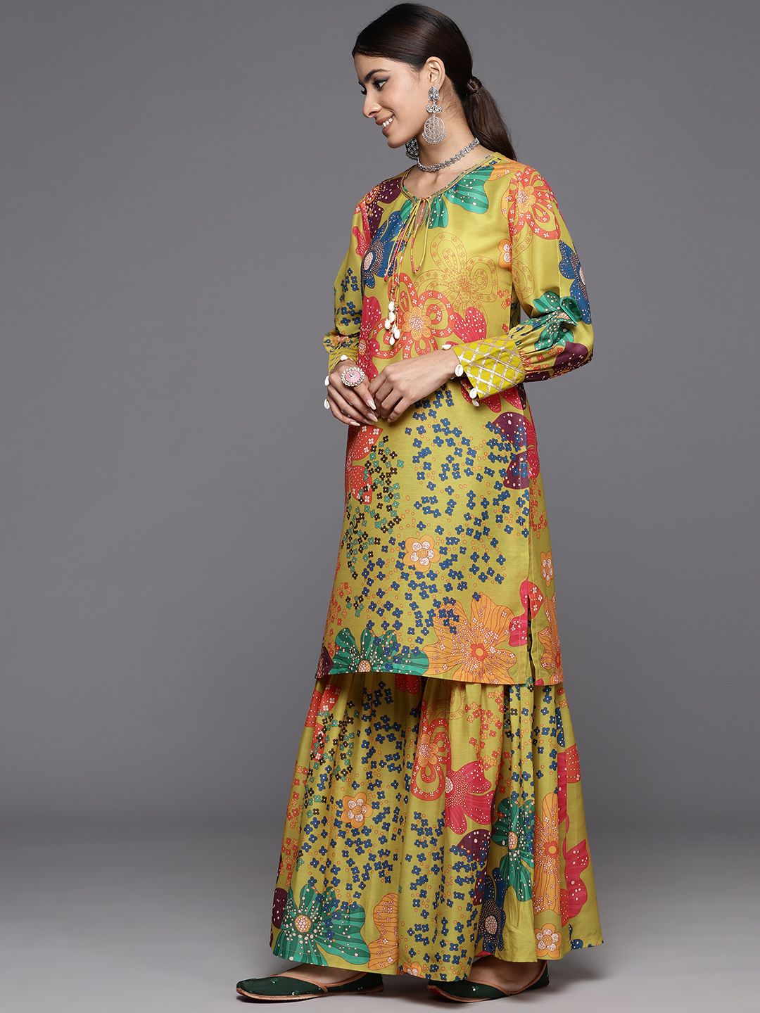 Dhiyona VA Women'sPrinted Regular Sequinned Kurta with Sharara & Dupatta