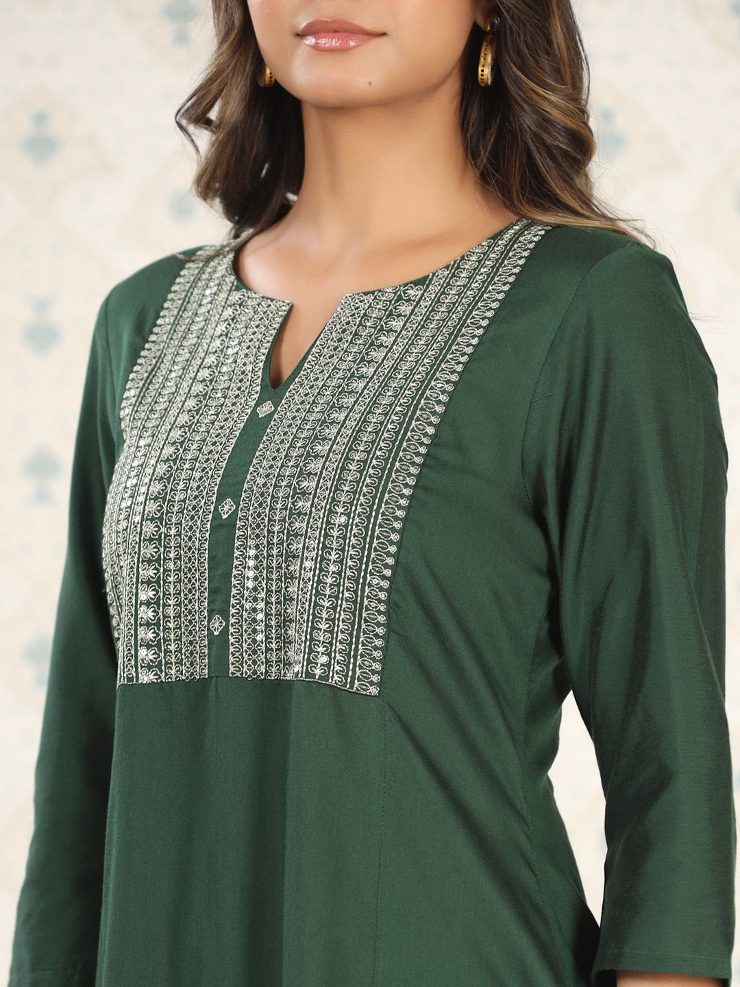 Dhiyona OD Embroidered Gota Patti Straight Kurta With Trousers & Dupatta