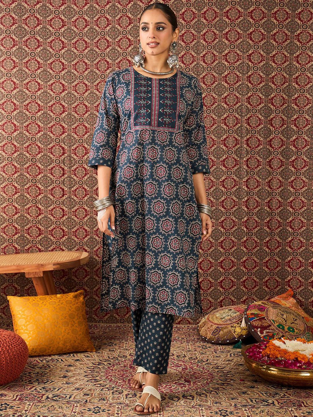 Dhiyona IE Women's Women Floral Printed Regular Pure Cotton Kurta with Trousers & Dupatta Kurta Sets