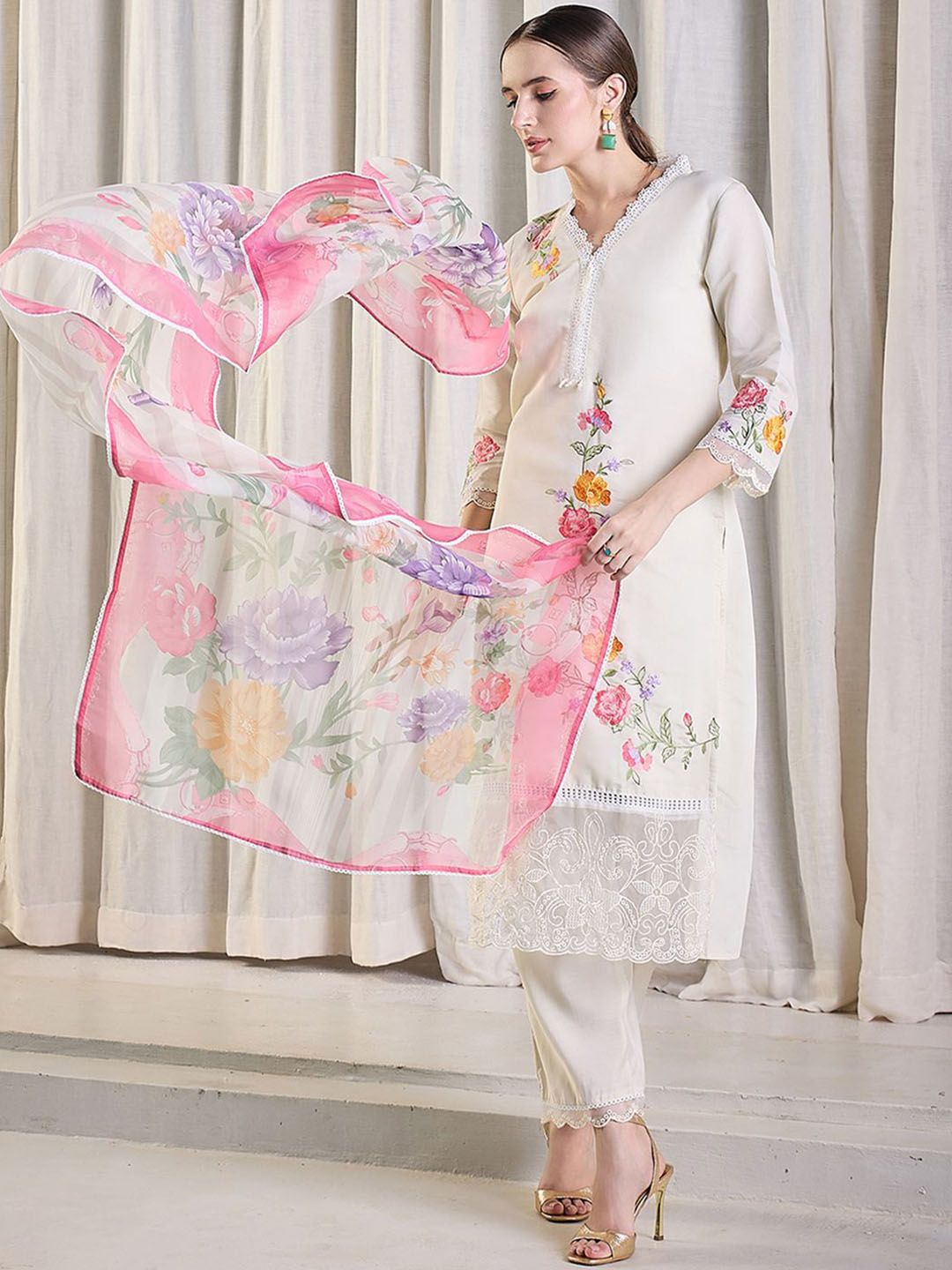 Women Floral Embroidered Kurta with Trousers & Dupatta