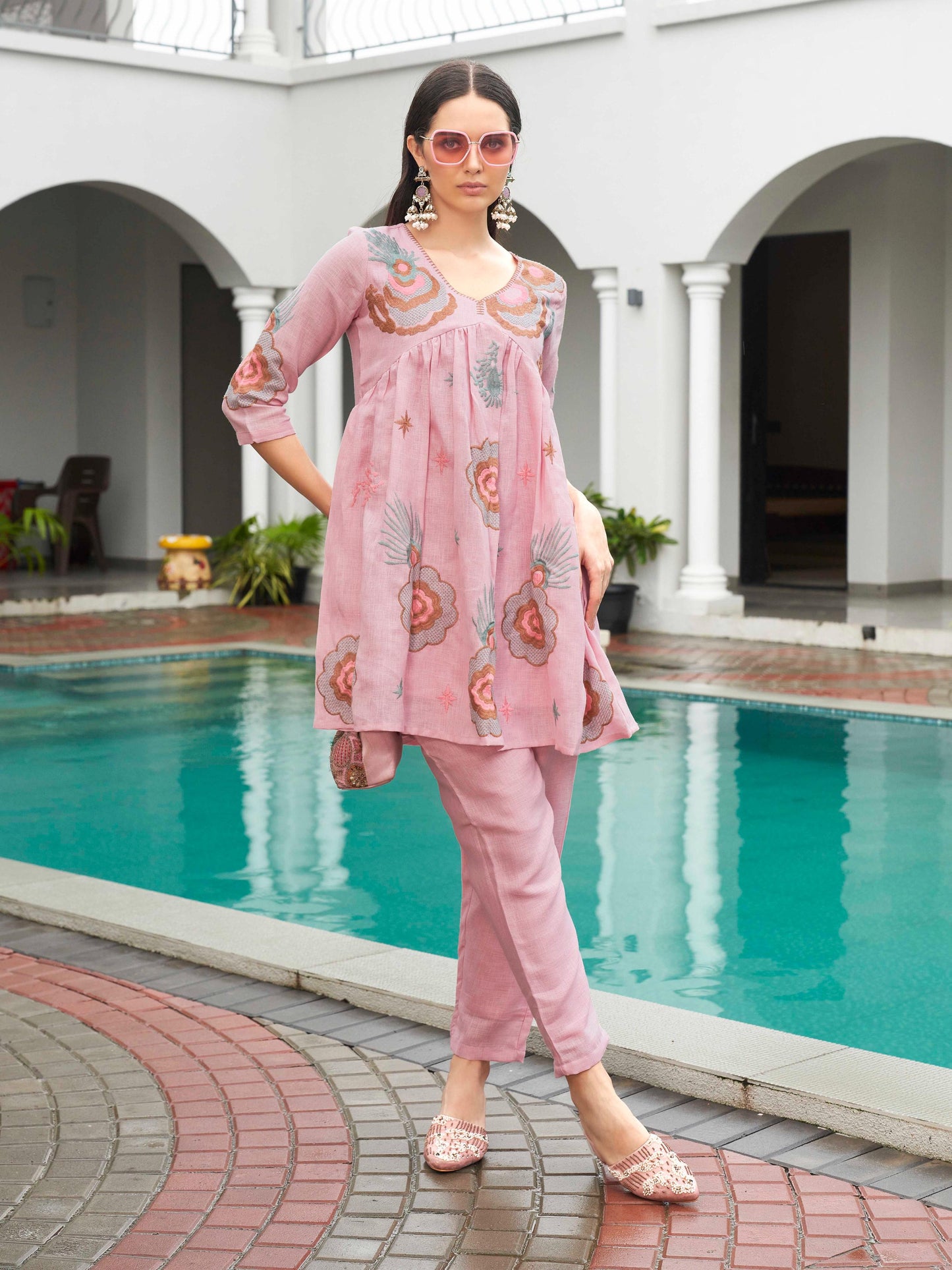Dhiyona TI Women's Baby Pink Linen Embroidered Co Ord