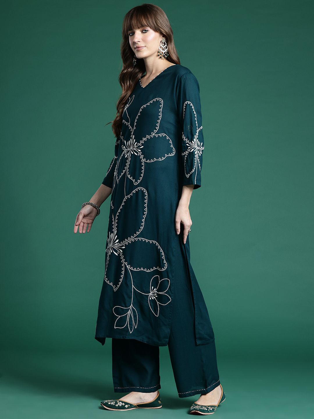 Dhiyona IE Floral Embroidered Regular Thread Work Kurta with Palazzos