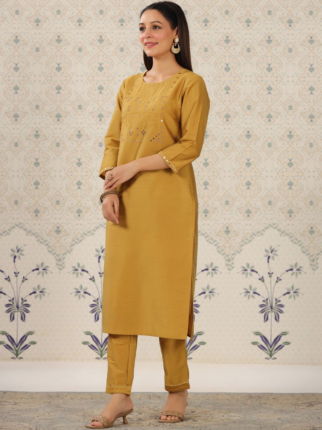 Dhiyona OD Geometric Embroidered Mirror Work Kurta With Trousers