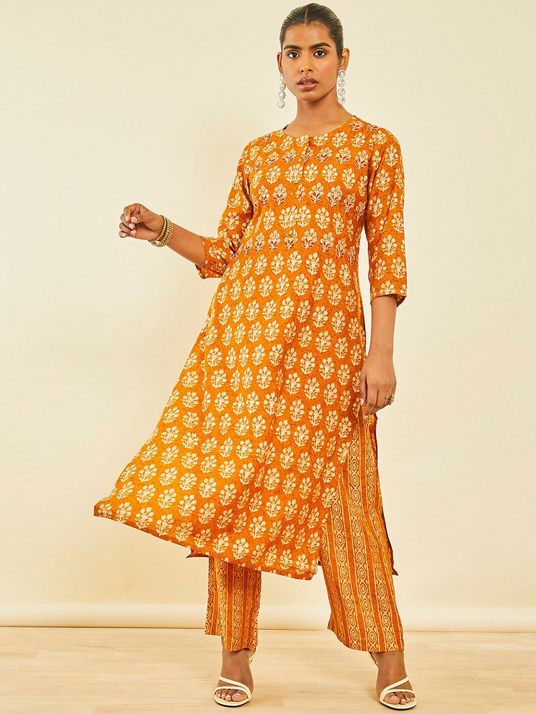 Dhiyona SO Women's Ethnic Motifs Printed Sequinned Kurta With Palazzos