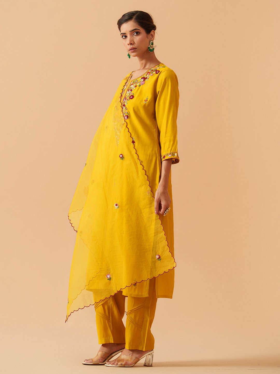 Dhiyona PD Women Embroidered Kurta With Trousers & Dupatta