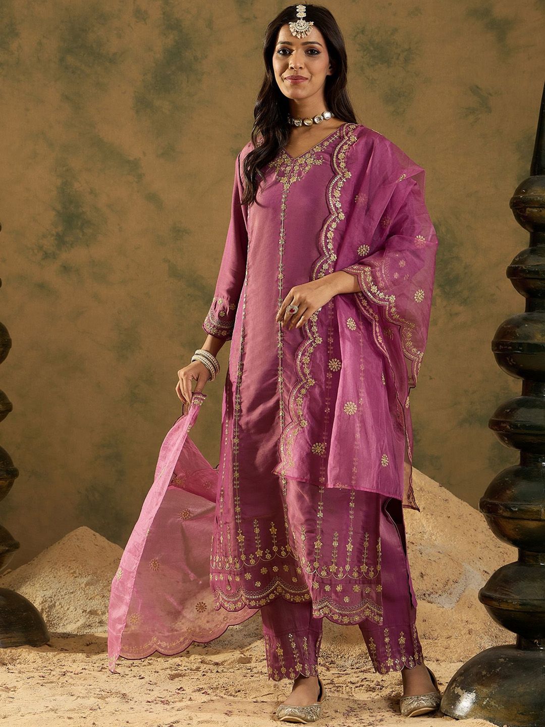 Dhiyona IE Women Floral Embroidered Regular Kurta with Trousers & With Dupatta
