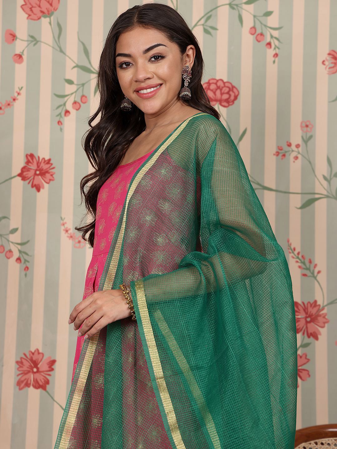 Dhiyona OD Women Floral Printed Regular Kurta with Trousers & With Dupatta