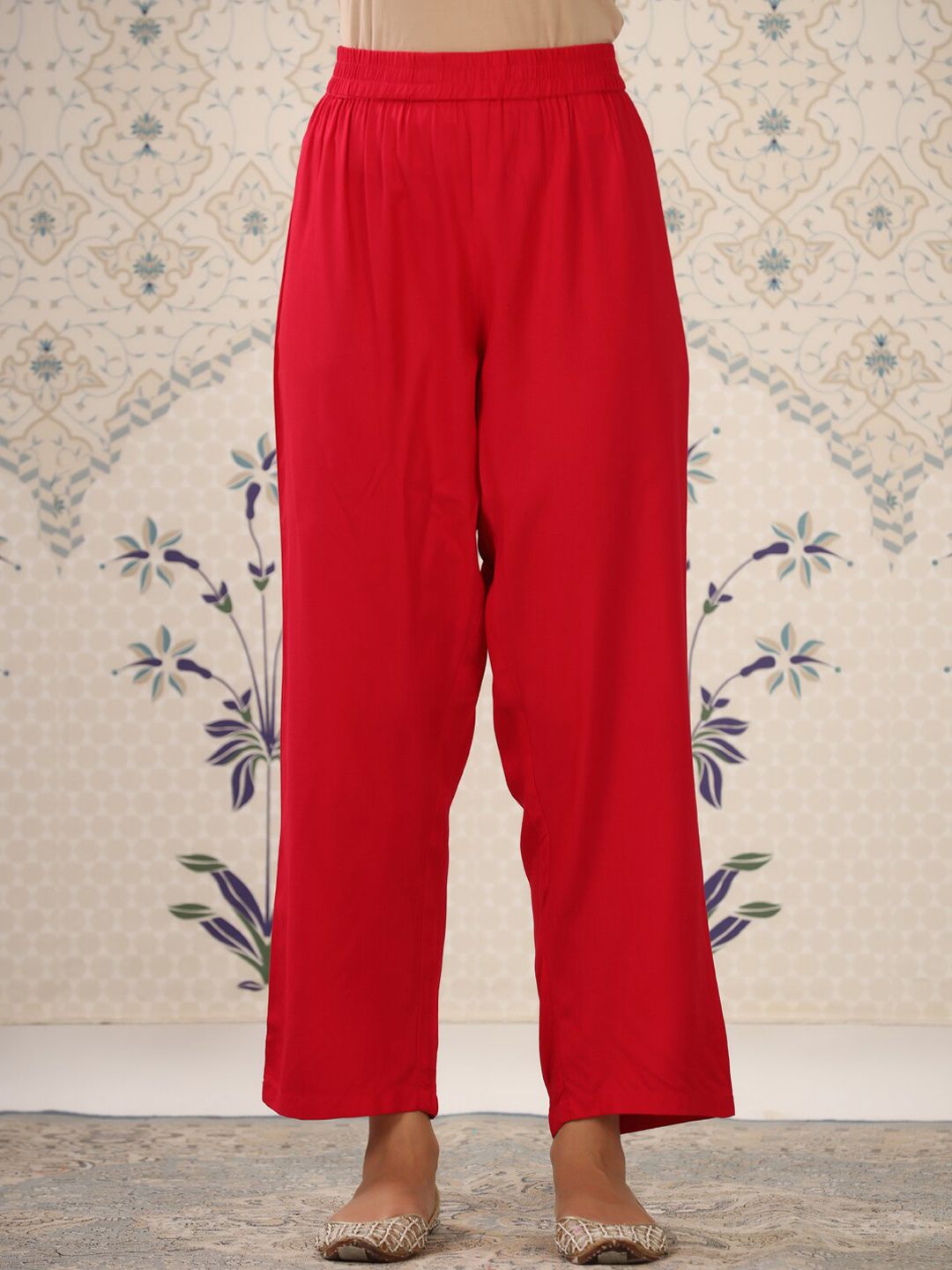 Dhiyona OD Grey & Red Floral Printed Notched Neck Kurta With Palazzos