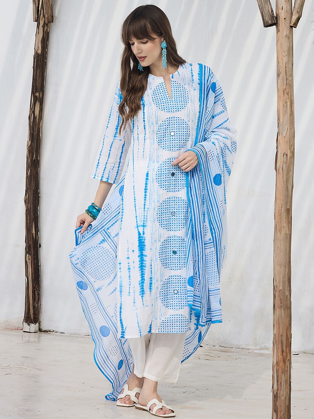 Women Geometric Dyed Cotton Kurta with Trouser & Dupatta