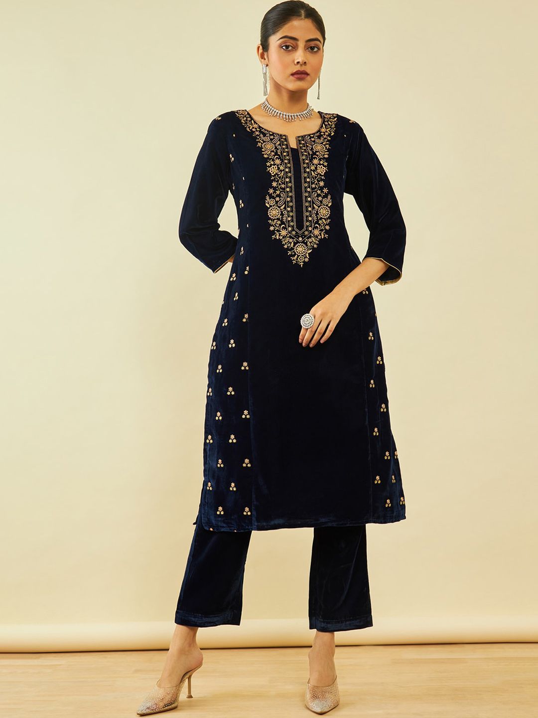 Dhiyona SO Women's Ethnic Motifs Embroidered Regular Thread Work Velvet Straight Kurta with Trousers