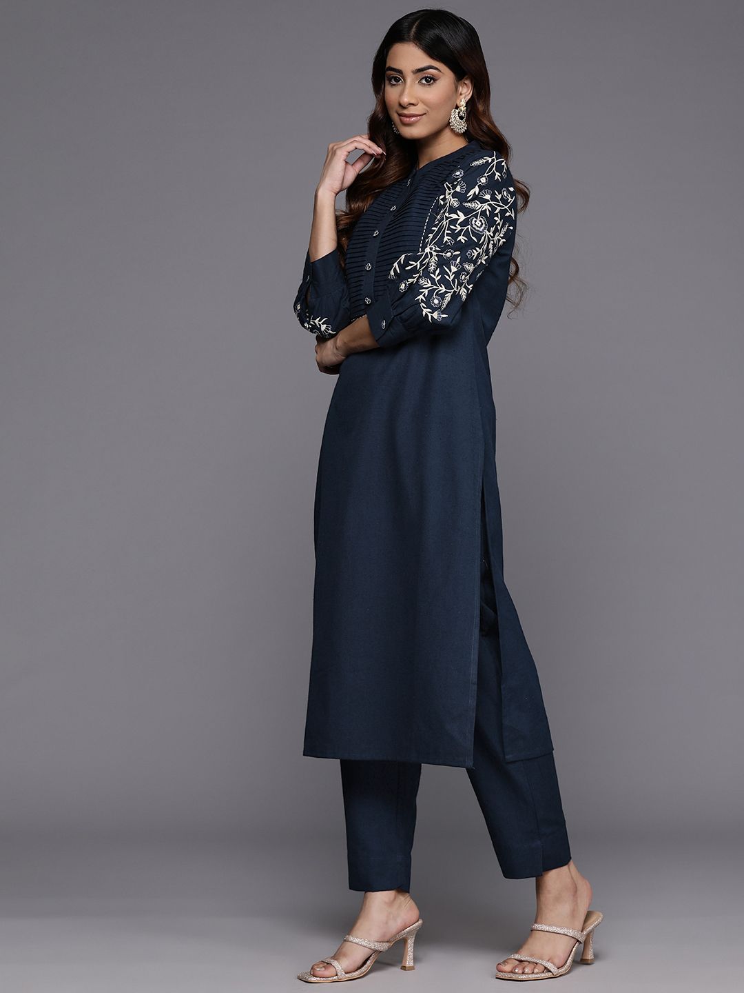 Dhiyona VA Women's Floral Embroidered Regular Thread Work Kurta with Trousers