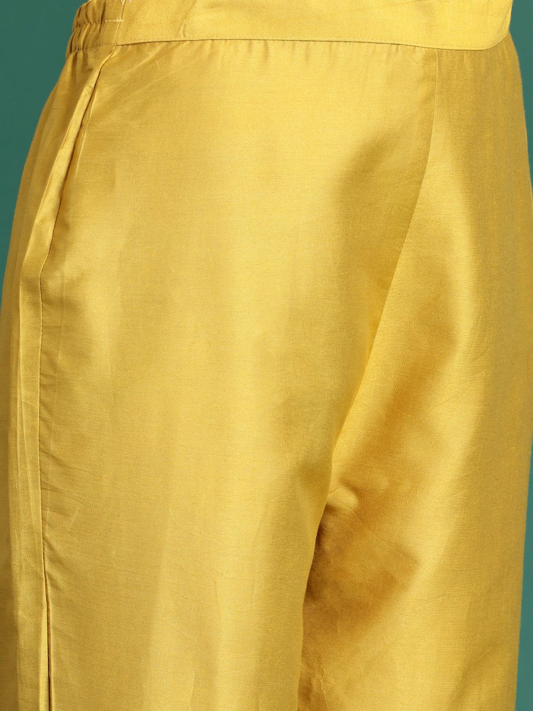 Dhiyona IE Ethnic Motifs Yoke Design Sequinned Kurta With Trousers & Dupatta