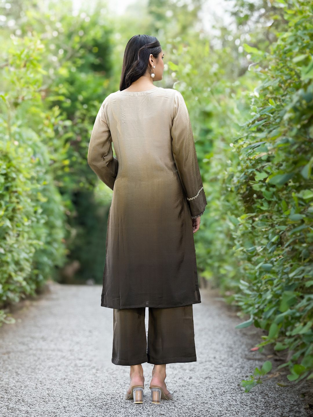 Dhiyona VA Women'sOmbre Dyed V-Neck Straight Kurta With Trousers