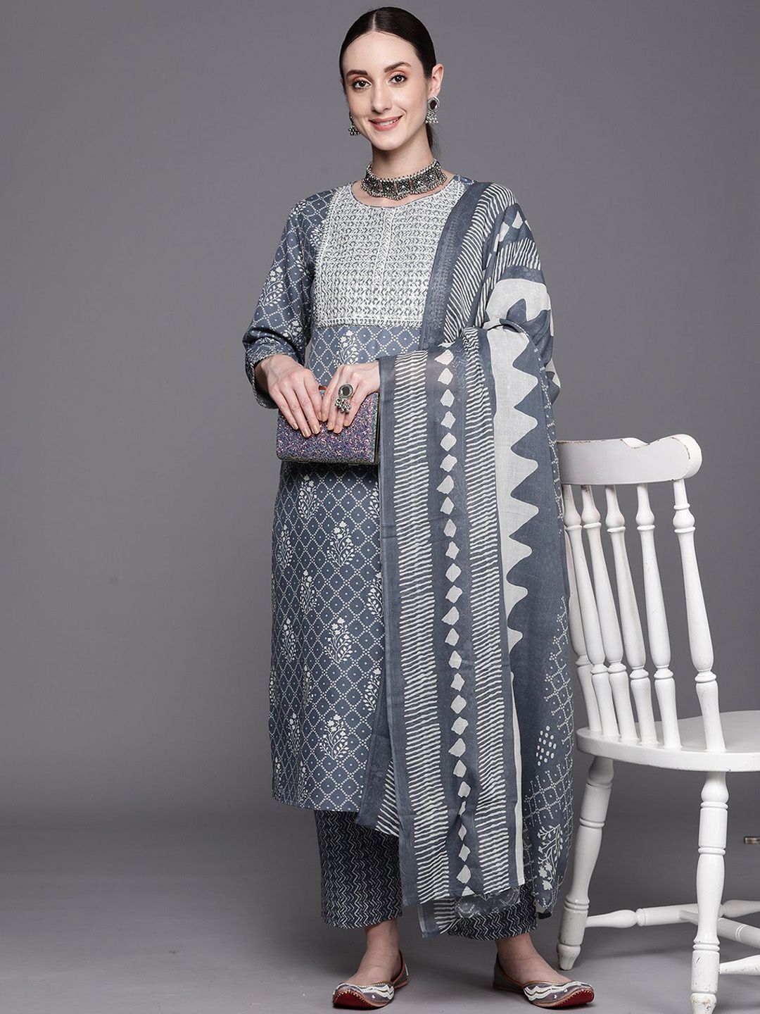 Dhiyona IE Women Floral Printed Regular Sequinned Pure Cotton Kurta with Trousers & With Dupatta