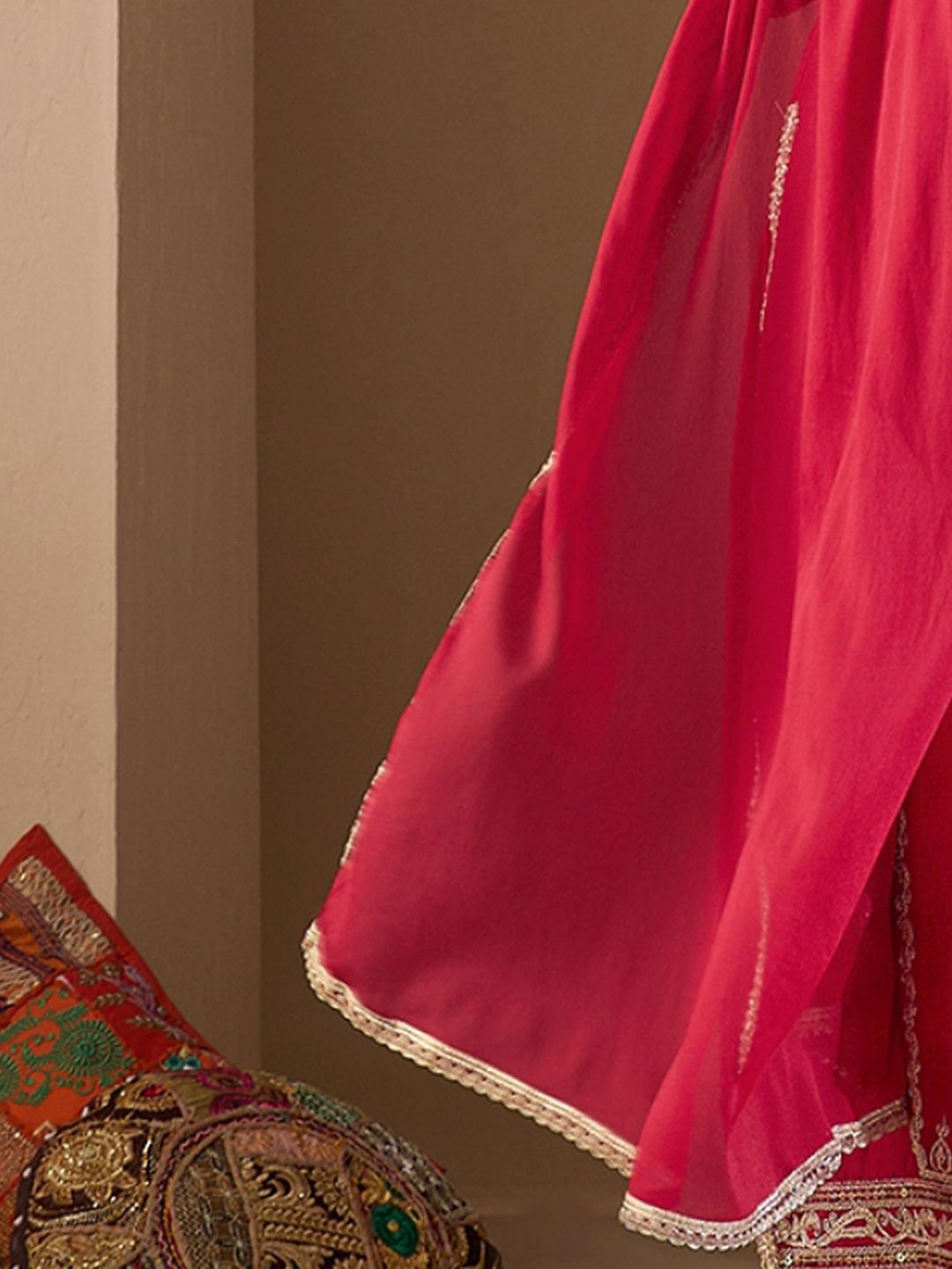 Women Paisley Yoke Design Regular Kurta with Trousers & With Dupatta