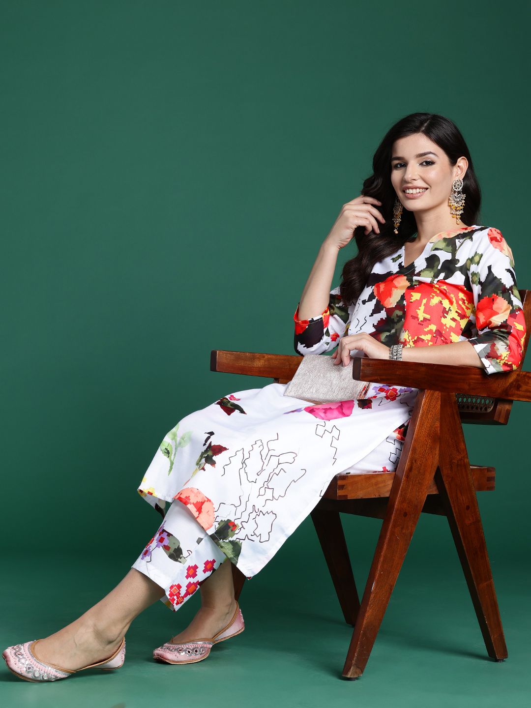Women Floral Printed Regular Kurta with Trousers