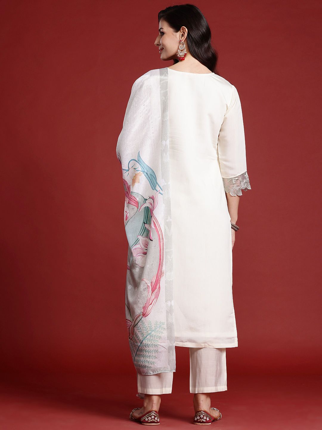 Dhiyona IE Ethnic Motifs Embroidered Thread Work Kurta With Trousers & Dupatta