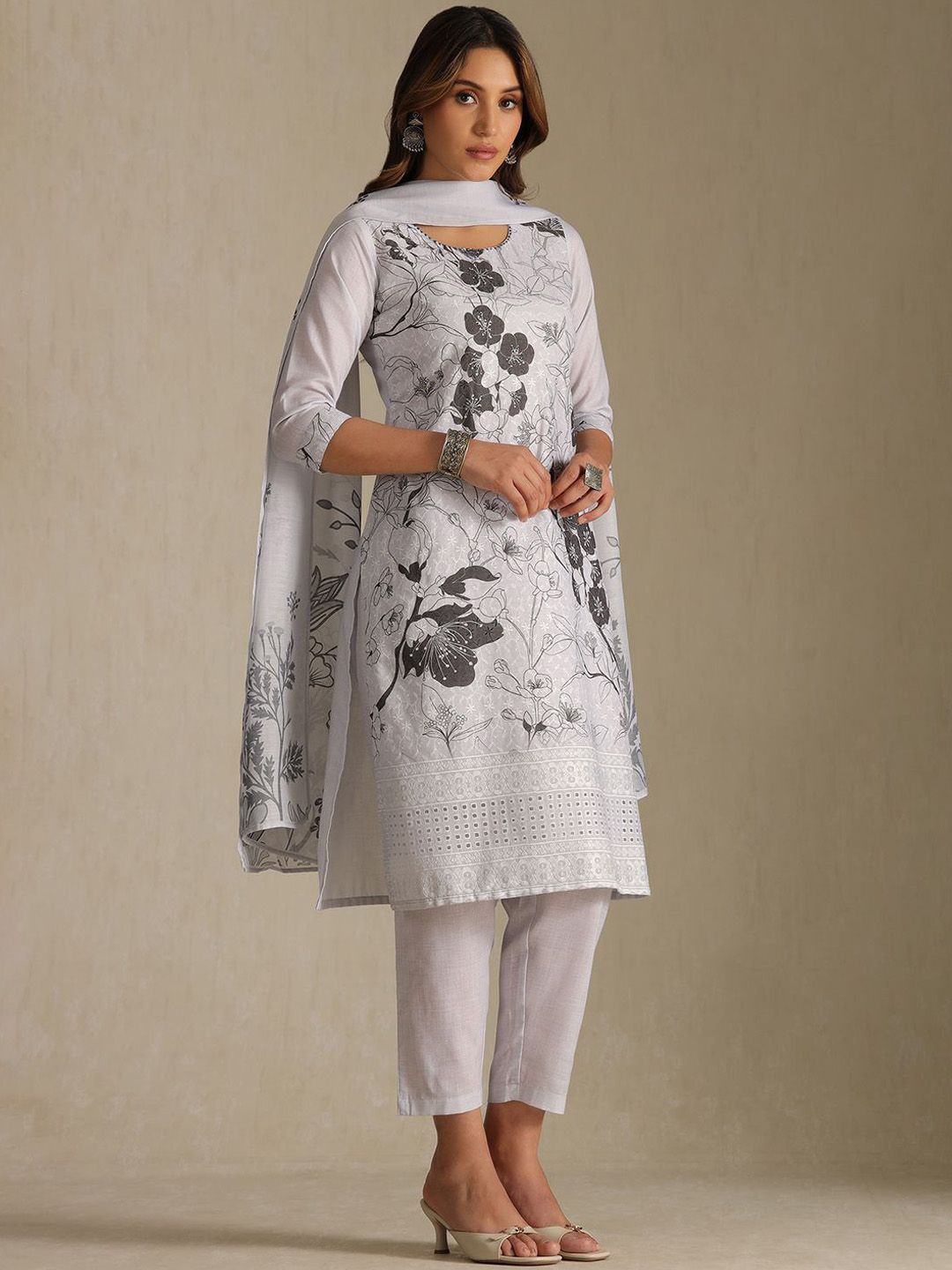 Dhiyona SO Women's Women Floral Printed Embroidered Beads and Stones Kurta with Trousers & Dupatta