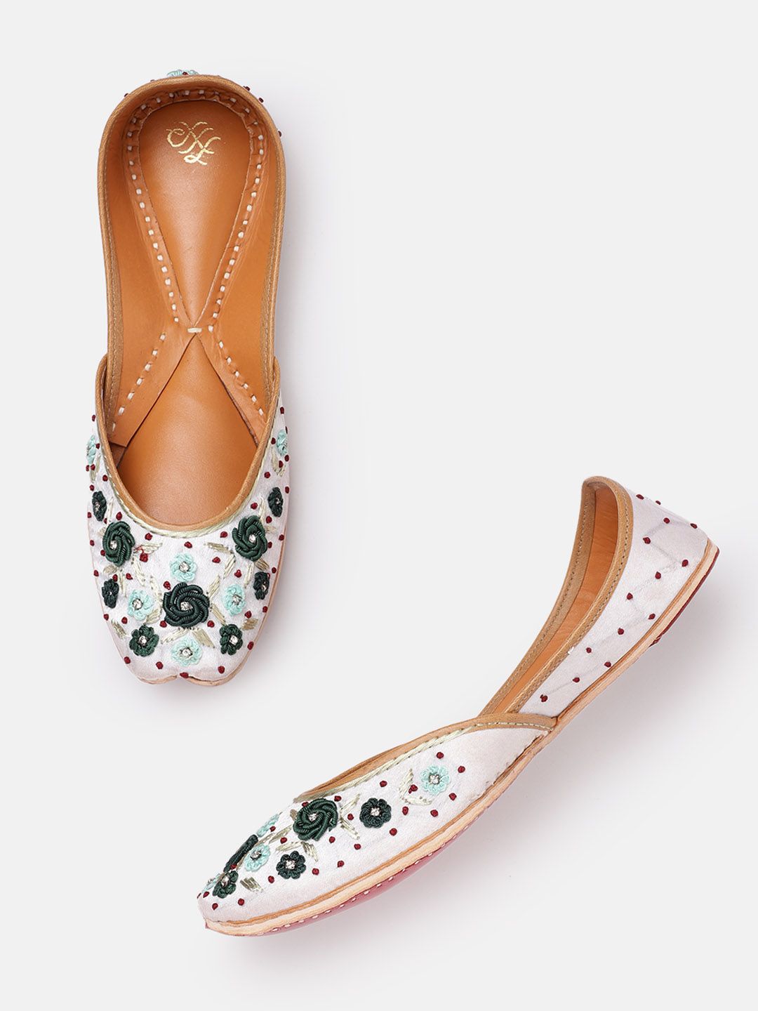 Dhiyona HOP Women Ethnic Embroidered Mojaris