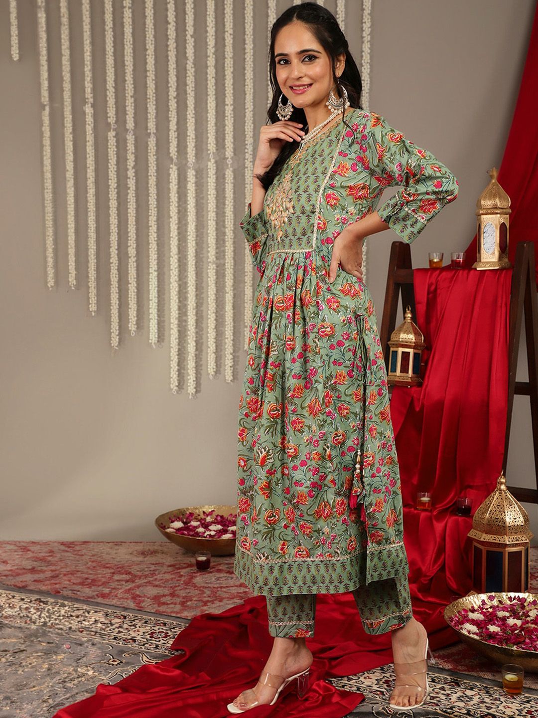 Dhiyona VA Women'sFloral Printed Gotta Patti Regular Kurta with Trousers & With Dupatta
