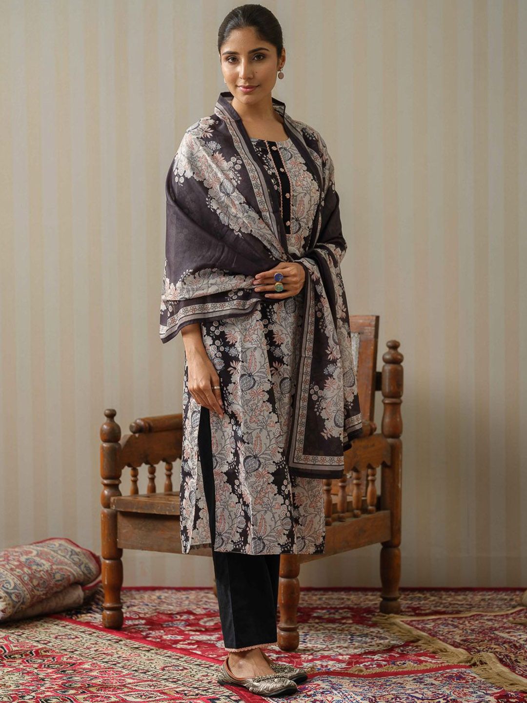Dhiyona OD Floral Printed Lace Inserts Kurta With Palazzos & Dupatta