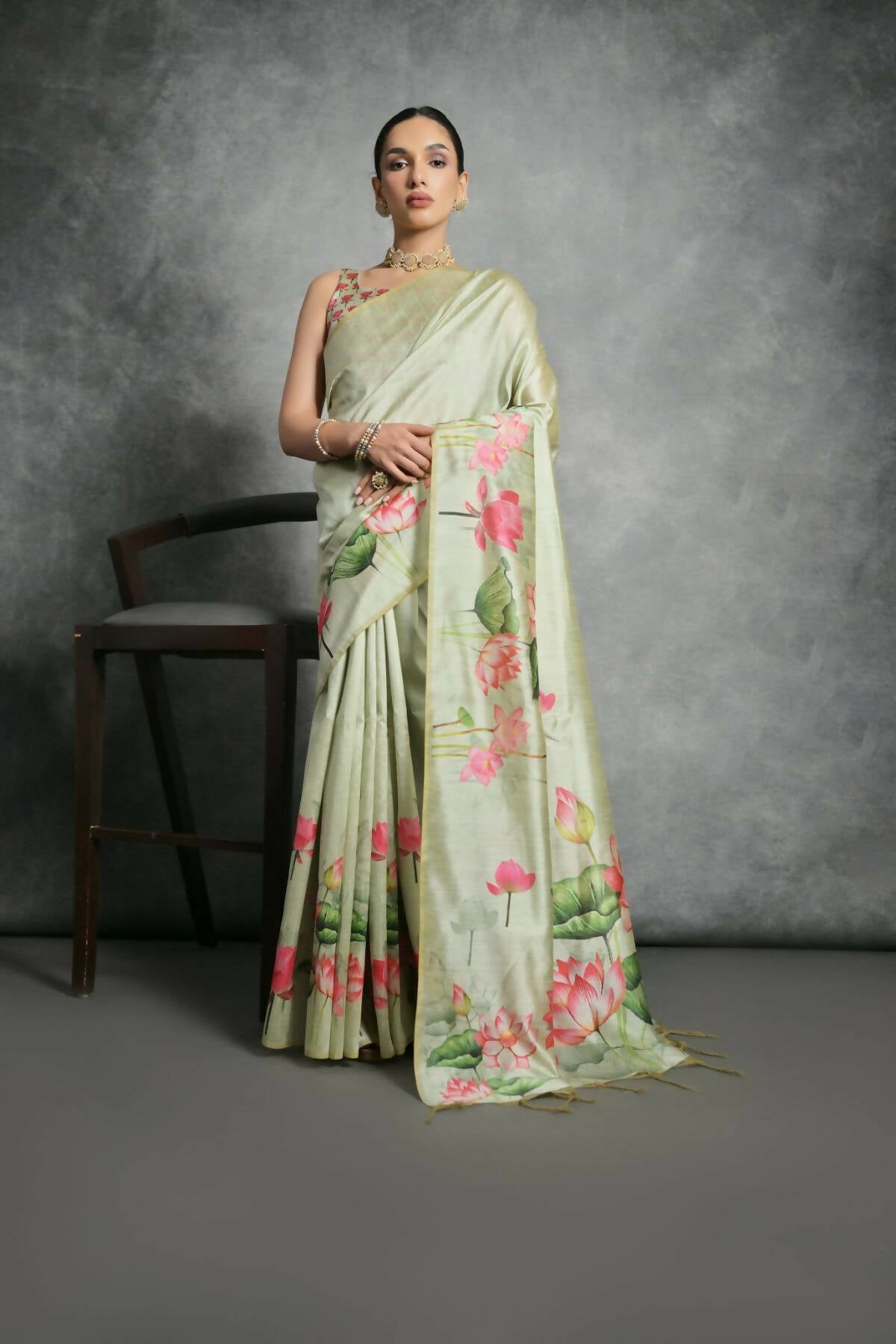 Women Yogita Lotus Pista Saree With Unstiched Blouse