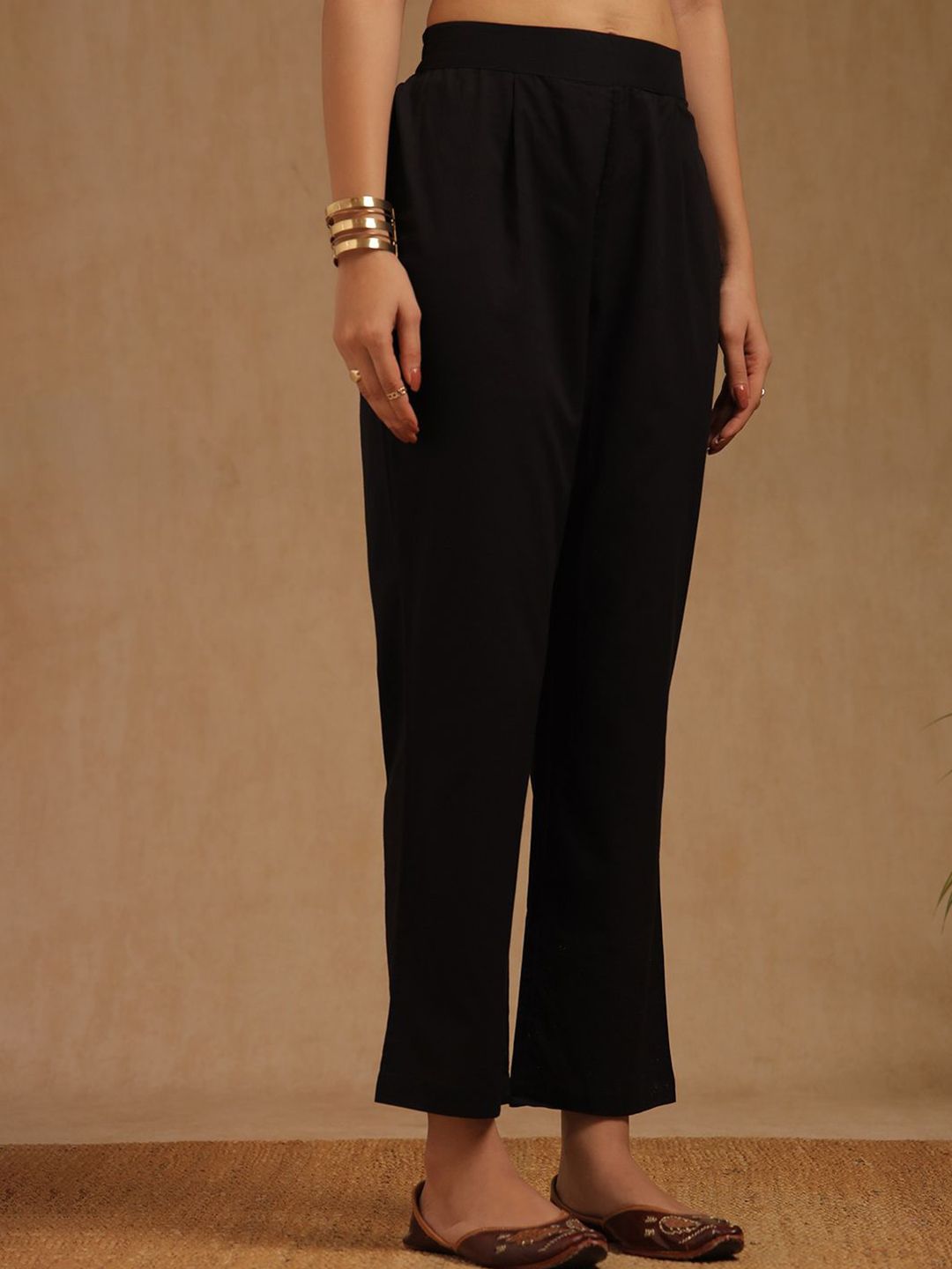 Dhiyona SO Women's Ethnic Motifs Printed Beads And Stones Kaftan Kurta With Trousers