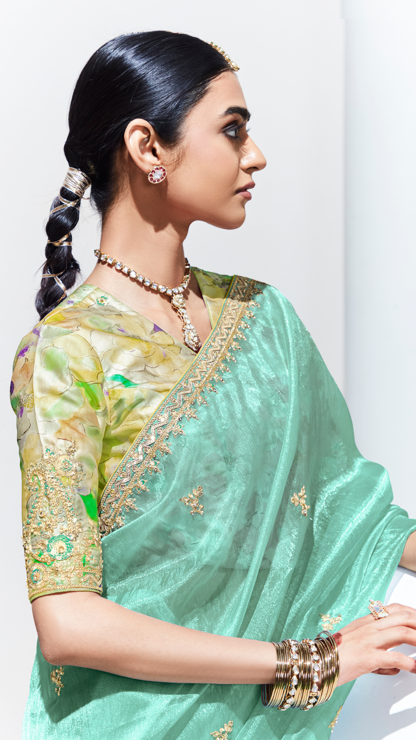 Dhiyona KM Women Elegant Green Organza Saree With Crushed Texture
