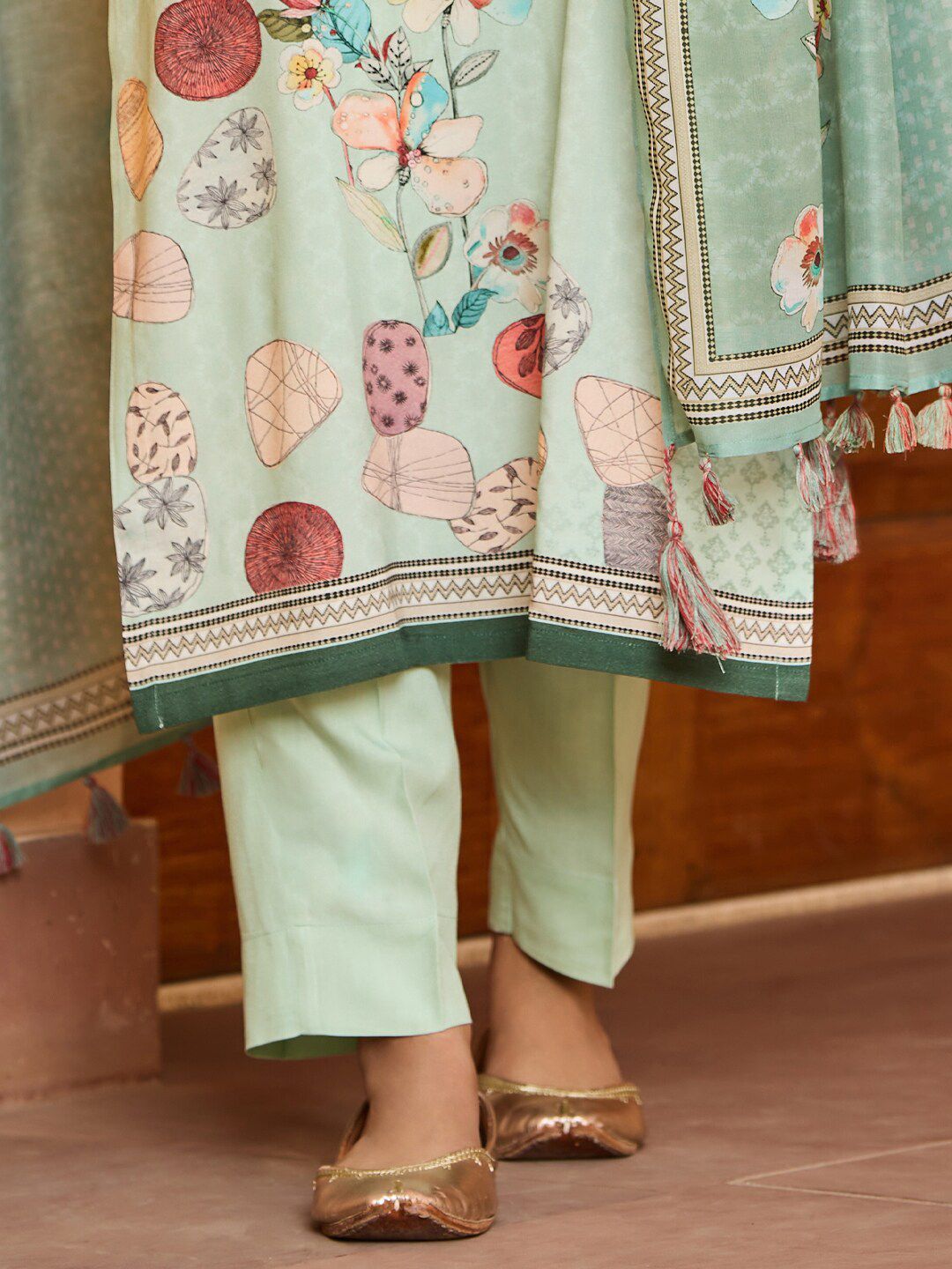 Dhiyona WP Floral Printed Beads & Stones Straight Kurta With Trousers & Dupatta