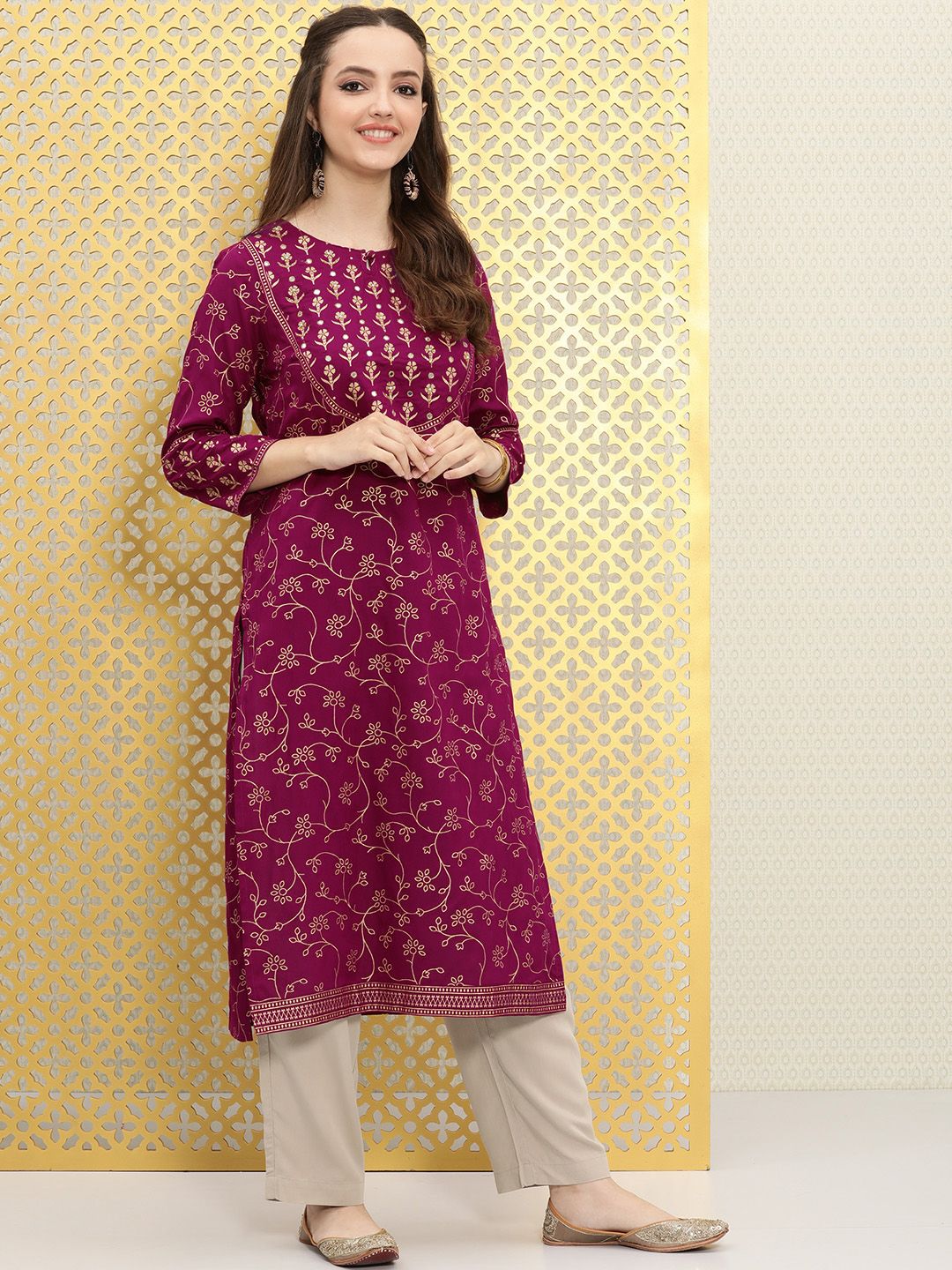 Dhiyona OD Women Magenta Pink Floral Embellished Mirror Work Kurta
