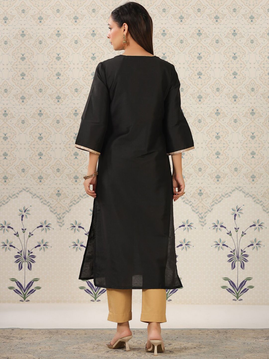 Dhiyona OD V-Neck Flared Sleeves Straight Kurta