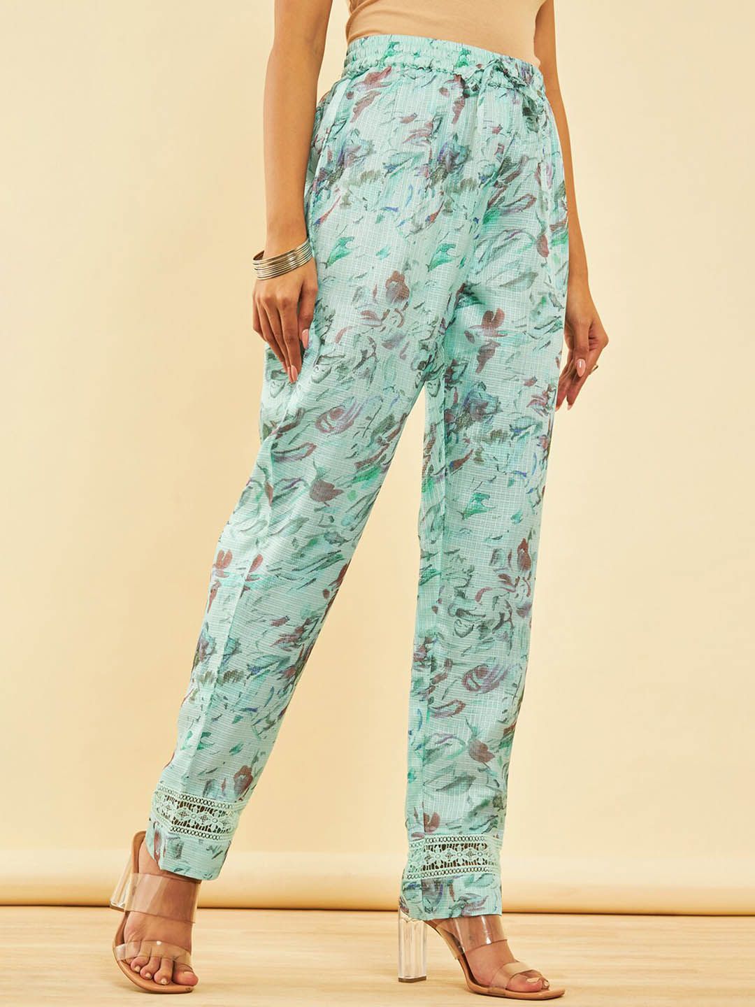 Dhiyona SO Women's Floral Printed V-Neck Beads and Stones Straight Kurta with Trousers