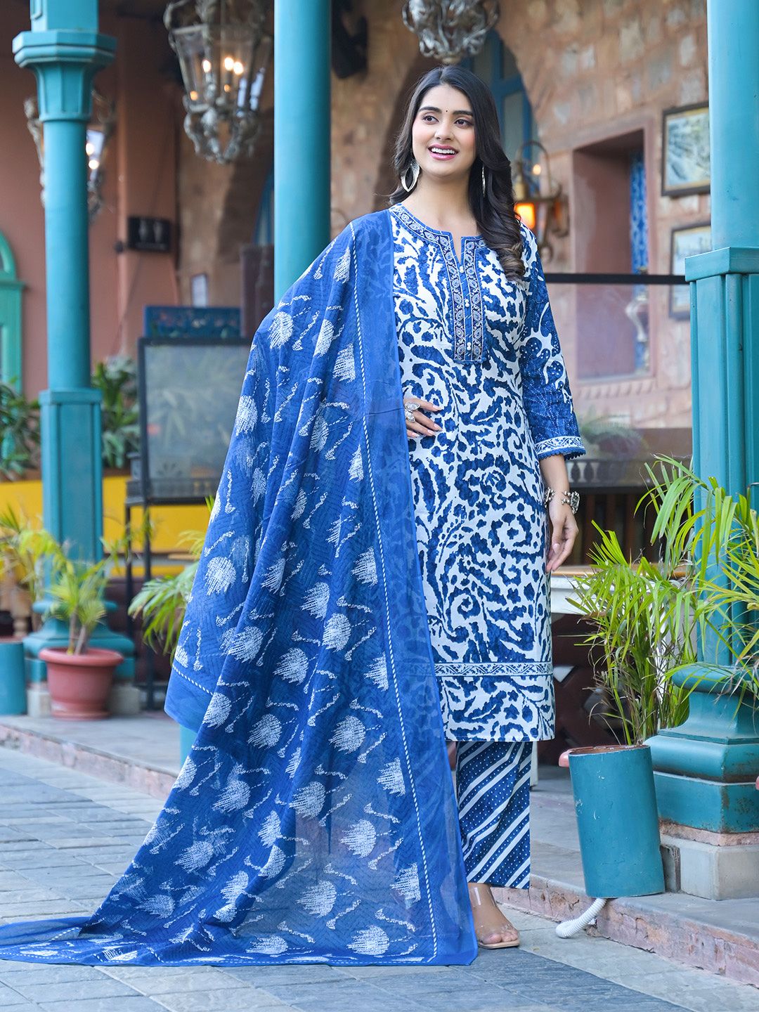 Dhiyona VA Women'sFloral Printed Notch Neck Straight Kurta With Trousers & Dupatta