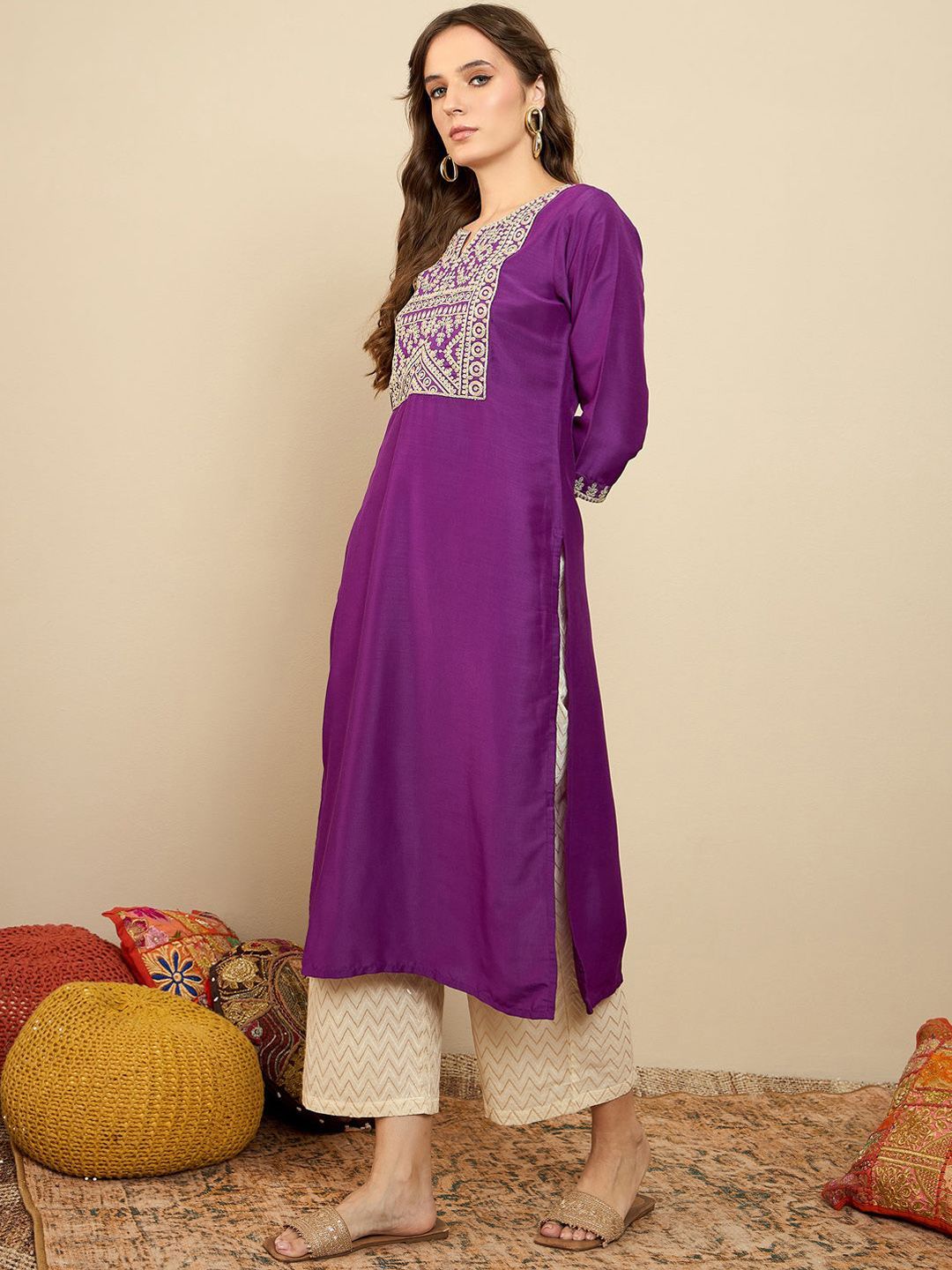 Dhiyona IE Ethnic Motifs Embroidered Notched Neck Thread Work Liva Straight Kurta