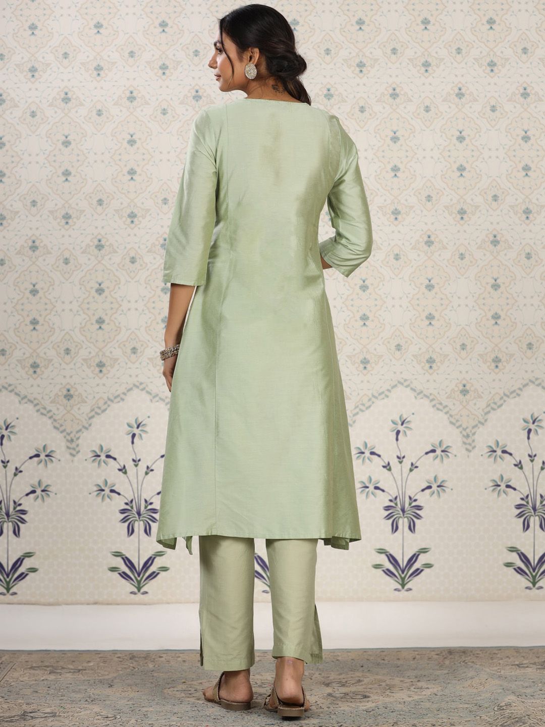 Dhiyona OD Yoke Design Embroidered Kurta with Trousers
